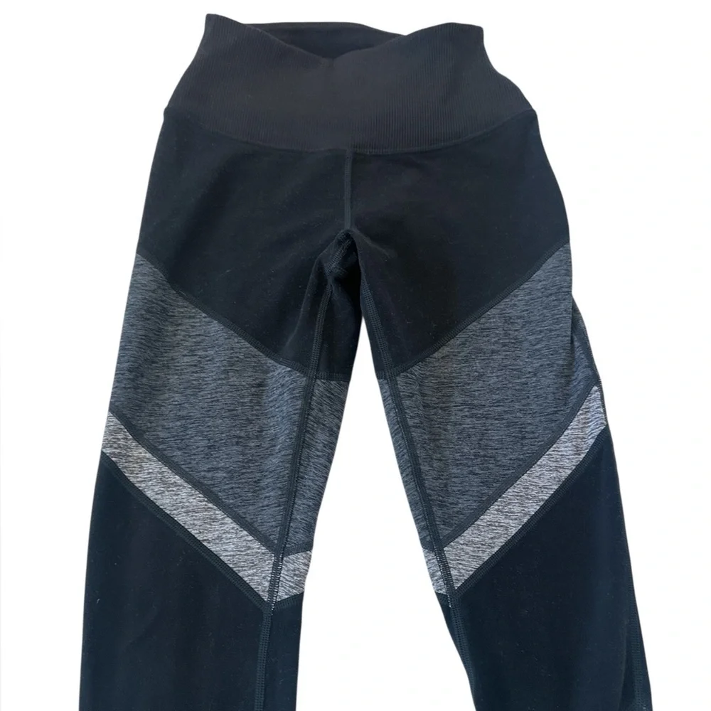 Alo Yoga Alosoft Sheila Legging in Black